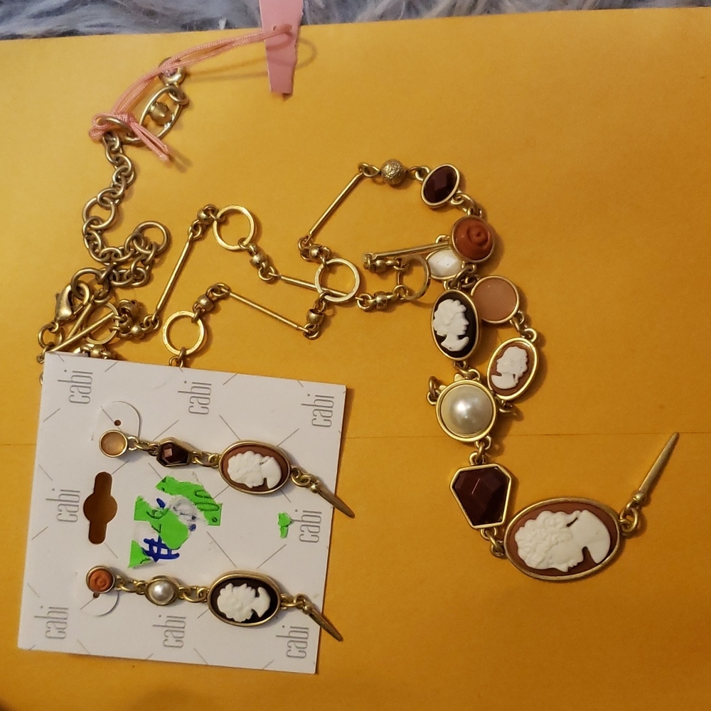 VINTAGE Cameo Set Necklace Earrings Estate Jewelry CALI